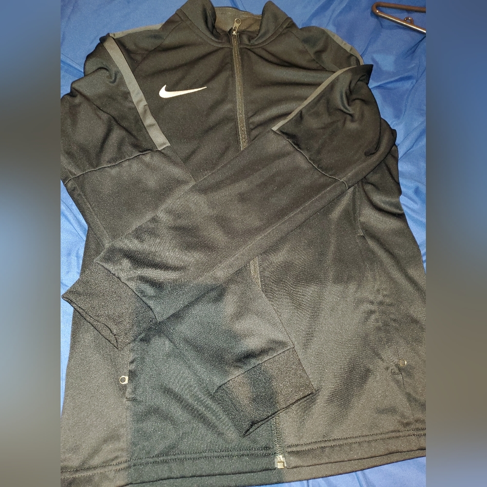 Nike jacket - Picture 3 of 3